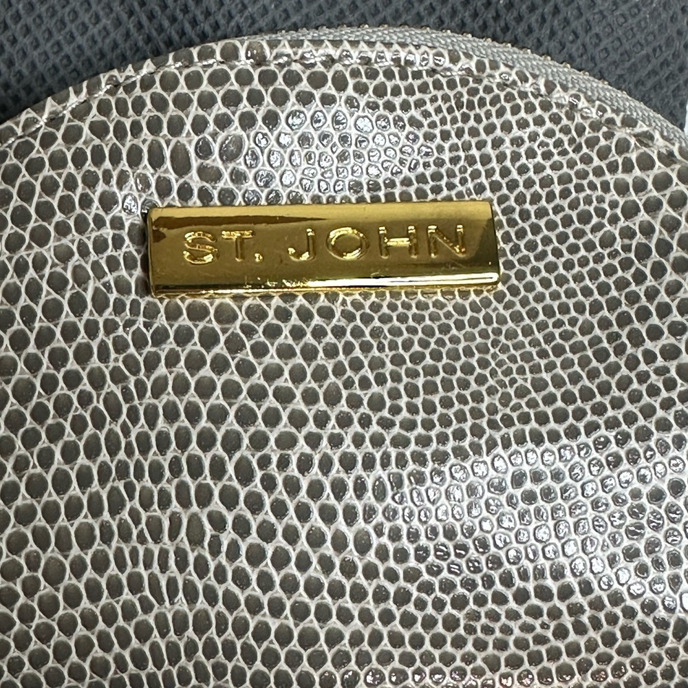 St. John Cream and Gold Textured Coin Purse - Picture 2 of 4